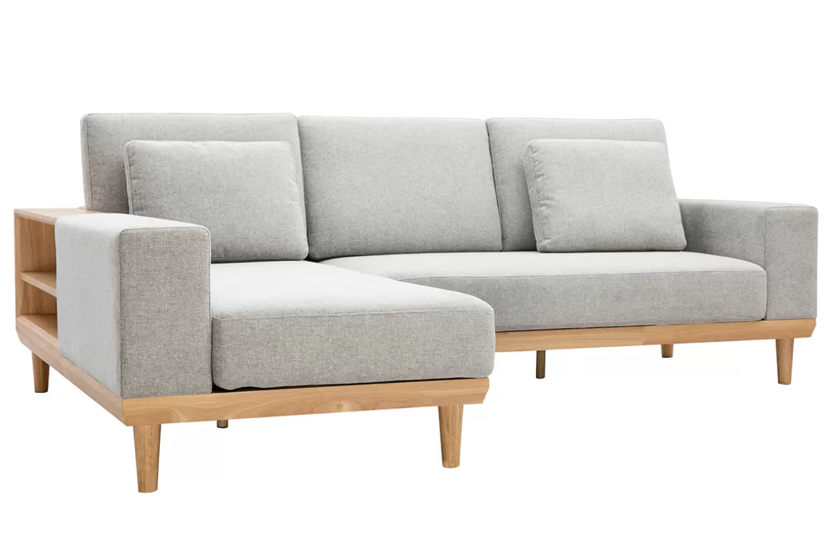 Miliboo Ecksofa 5-Sitzer mit Stauraum hellgrauer Stoff mit strukturiertem Samteffekt und helles Holz KOMAO.