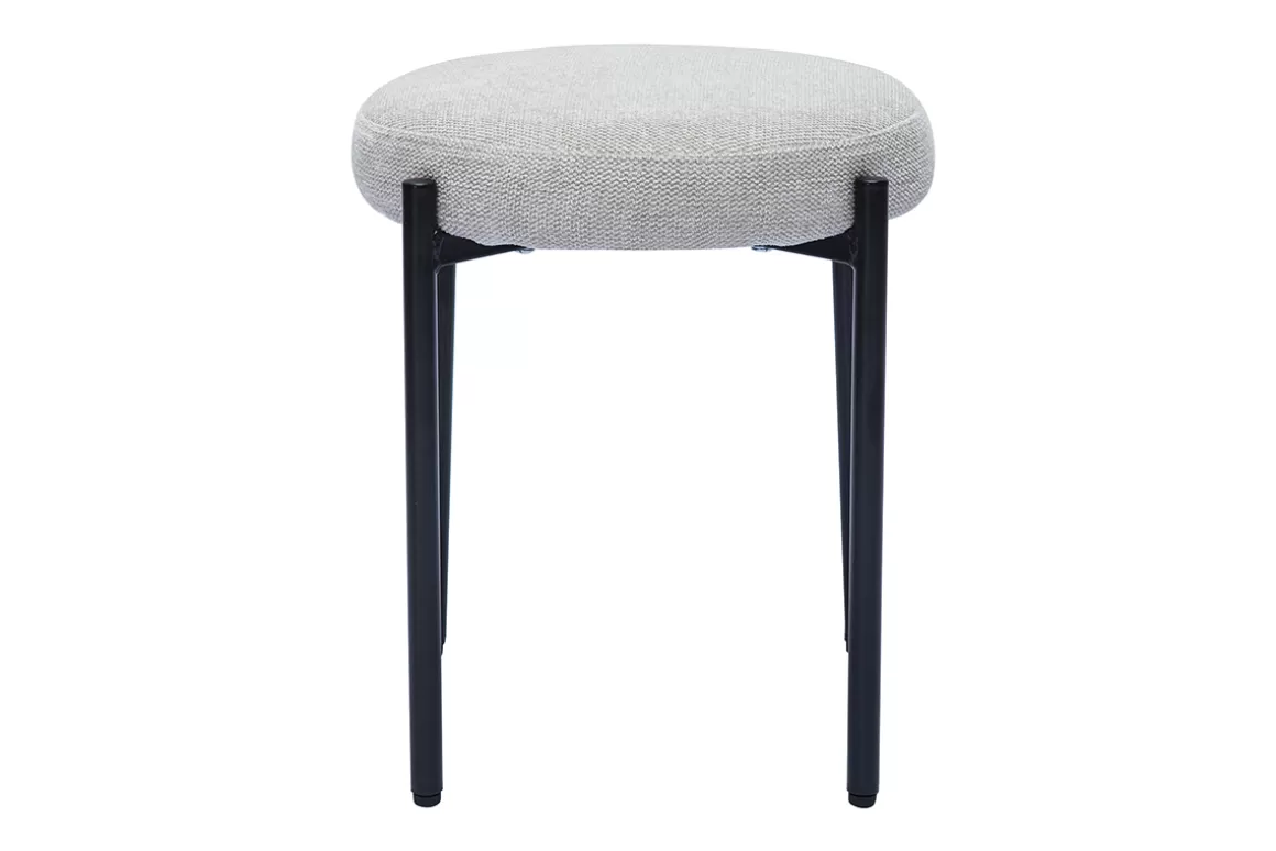 Miliboo Hocker stapelbar im beigen Samtdesign mit schwarzem Metallfuß H41 cm KIKO