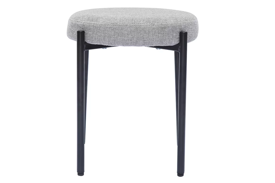 Miliboo Hocker stapelbar im hellgrauen, texturierten Samtdesign mit schwarzem Metallfuß H41 cm KIKO