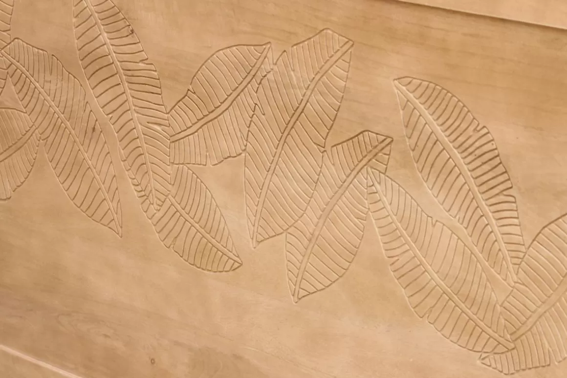 Miliboo Kopfbrett mit eingravierten Mangoholz-Motiven B165 cm VIBES